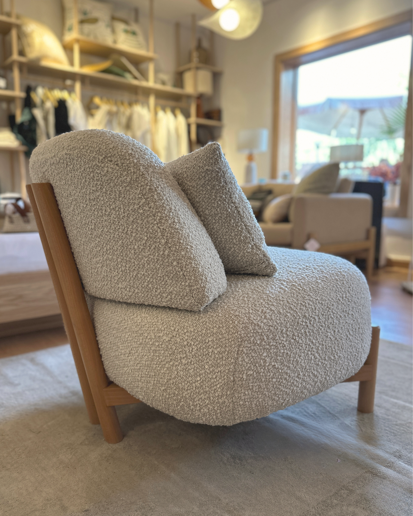 Ritzy Lounge chair
