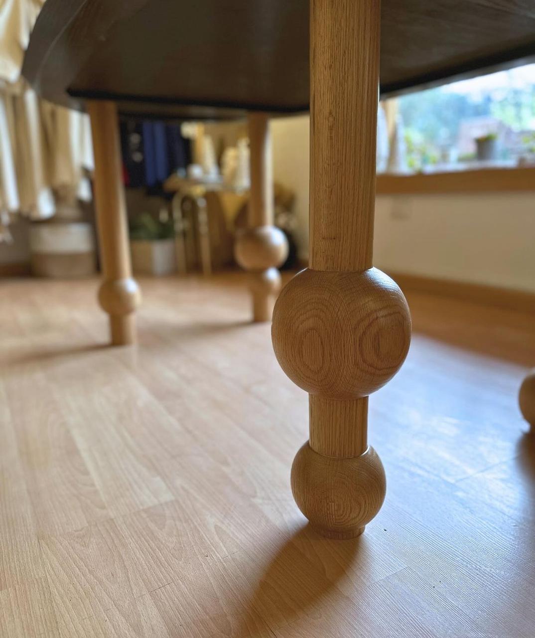 bonbona dining table