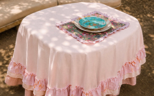 Table cloth round with raffles