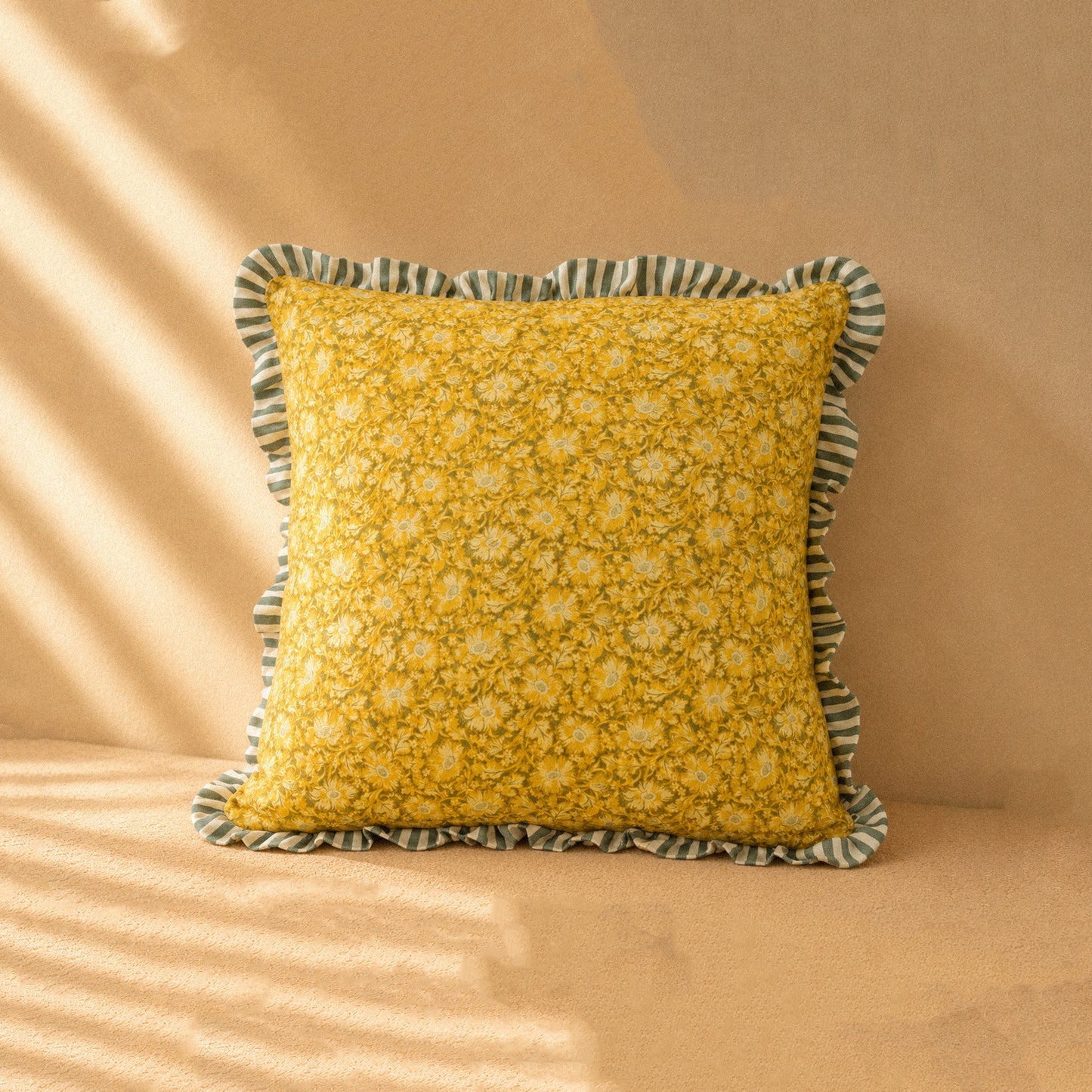 Square cushion with ruffles