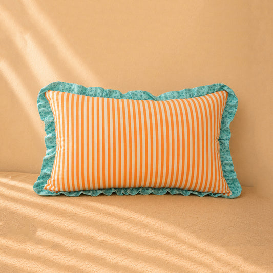 Rectangular cushion with ruffles