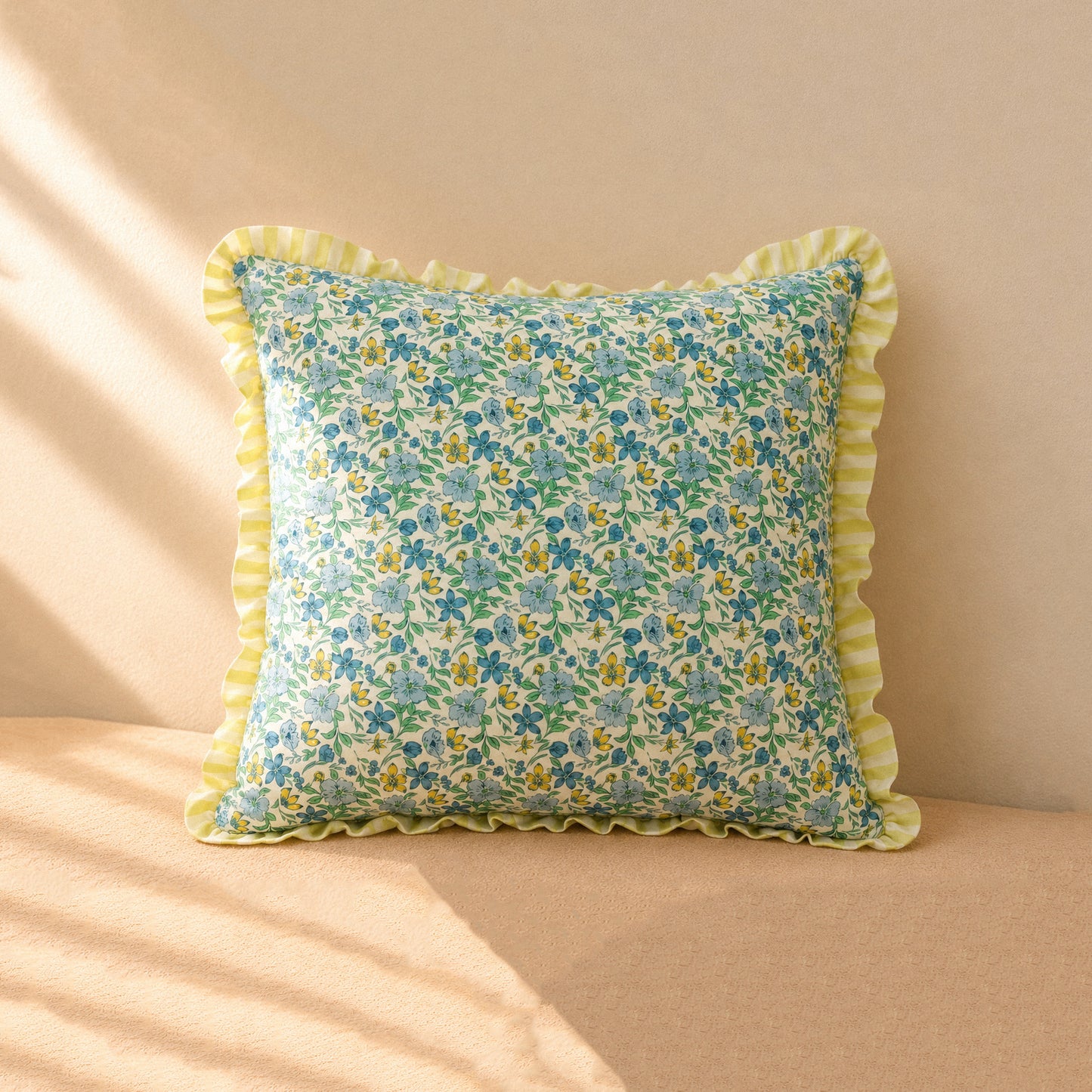 Square cushion with ruffles