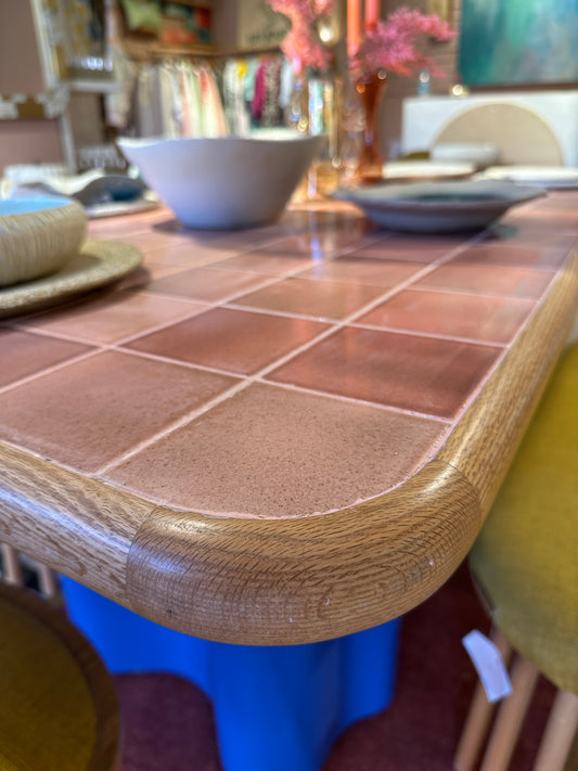 cresta dining table